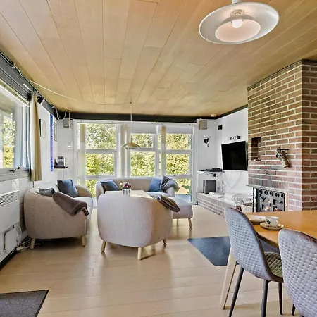 Amazing In Svendborg With Kitchen Semesterbostad